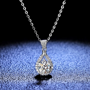 Collier élégant en argent S925 avec pendentif en forme de poire et moissanite de 1 carat