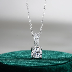Collier Pendentif en Argent Sterling 925 Moissanite Zirconia Classique Serti Quatre Griffes Pierre Taille Brillant Bijoux Pour Femmes
