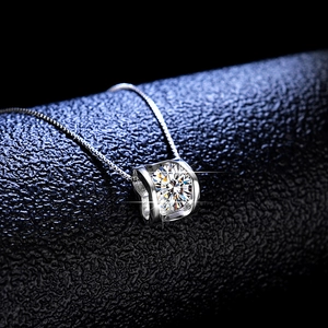Elegant S925 sterling silver heart-shaped necklace with 1-carat moissanite pendant