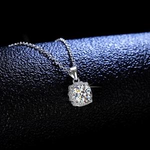 Collier en argent sterling S925 avec pendentif en moissanite ronde de 1 carat brillant
