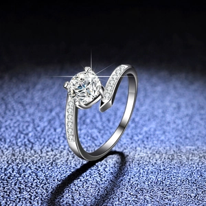 Classic 925 Sterling Silver Ring For Women Moissanite Zirconia Four Claw Wedding Ring Elegant Simple Commuter Fashion Jewelry