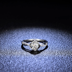 Exquisite flower-shaped silver ring with D color moissanite and brilliant round center stone