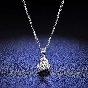Collier Trèfle en Argent Sterling 925 Moissanite pour Femme Incrusté de Zirconia Bijoux Pendentif Chanceux Minimaliste