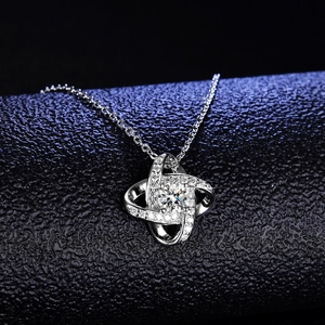 925 silver necklace with clover pendant and sparkling 1 carat moissanite on black leather