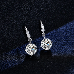 Boucles d'Oreilles Clous en Argent Sterling 925 avec Moissanite pour Femmes Coupe Ronde Brillante et Design Élégant