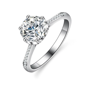 Bague moissanite en argent 925 avec couronne à six griffes et pierres latérales pavées