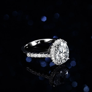 Exquisite 2ct oval moissanite halo ring in S925 sterling silver with a paved diamond band