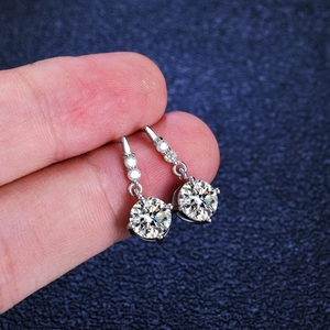 Élégantes boucles d'oreilles pendantes en argent S925 avec moissanite pour femmes