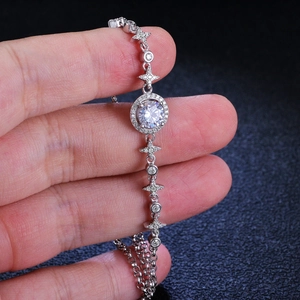Minimalist 925 silver moissanite bracelet with sparkling round center stone for women