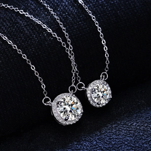 Collier halo classique en argent 925 avec moissanite de 1 carat et pierres rondes