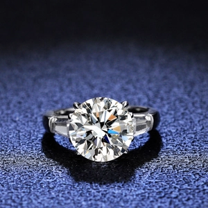 Classic 5-carat moissanite ring with S925 silver four-prong setting and side stones