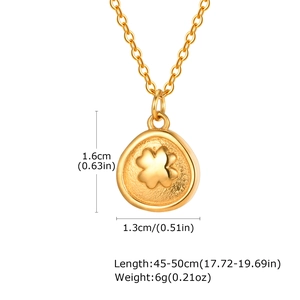 Detail of 18K gold four leaf clover necklace pendant with matte finish and sizing info