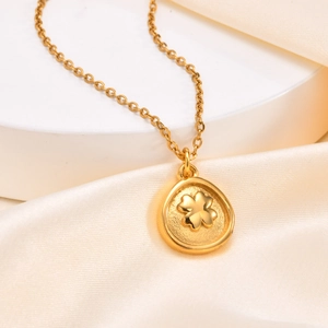 18K Gold Plated Stainless Steel Four-Leaf Clover Pendant Necklace For Women Elegant Relief Clavicle Chain Jewelry Gift