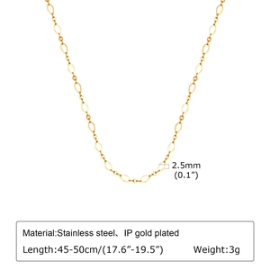 Détail de la chaîne à maillons diamant en acier inoxydable plaqué or IP de 2,5 mm