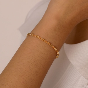 Elegante bracciale a maglie fatte a mano in oro per donna con design a maglie ovali