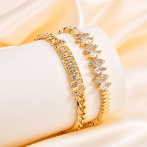 Elegant gold-plated Cuban chain bracelet set with sparkling marquise-cut zircon stones
