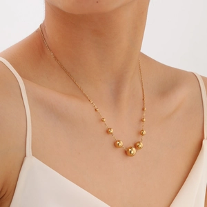 Collier élégant en acier inoxydable doré avec perles dégradées sur chaîne fine