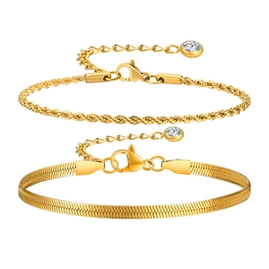 Ensemble de bracelets dorés à double couche avec chaîne corde et chevrons et zircon