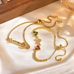 Bracelets réglables dorés avec breloques étoile, lune et cœurs colorés en zircone