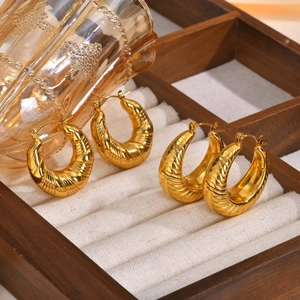 Vintage Stainless Steel Ribbed Hoop Earrings For Women Gold Plated Chunky Croissant C-Shape Stud Earrings Fashion Jewelry