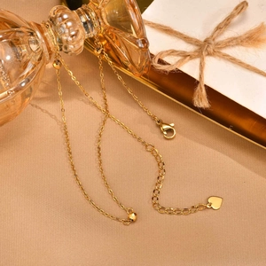 Collier en acier inoxydable doré avec perles polies et pendentif en forme de cœur