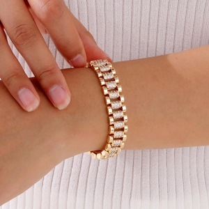 Chic gold-plated link bracelet for women with crystal inlay in classic watch strap style