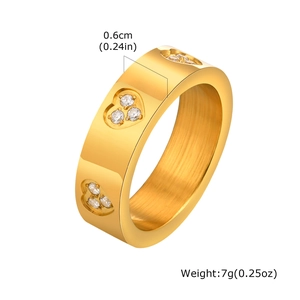 Detail of 0.6cm wide gold-plated ring with heart-shaped white zircon inlays and dimensions