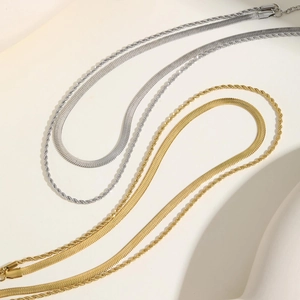 Collier Double Couche en Acier Inoxydable Chaîne à Chevrons Serpent Chaîne de Corde Torsadée pour Femmes Bijoux de Mode Accessoires Or Acier Colliers Cadeau