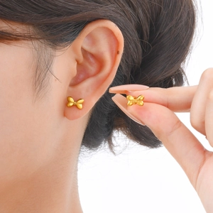 Boucles d'Oreilles Clous Nœud Papillon en Acier Inoxydable Poli Minimaliste pour Femme Design de Ruban 3D Plaque Or Bijoux