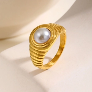 Bague Vintage en Acier Inoxydable Or Avec Grosse Künstliche Perle d'Imitation Design Croissant Nervuré Bijoux de Mariage Géométriques Femme