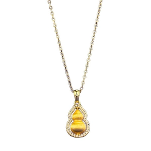 Collier gourde en argent S925 doré avec finition brossée et détails en zircone cubique