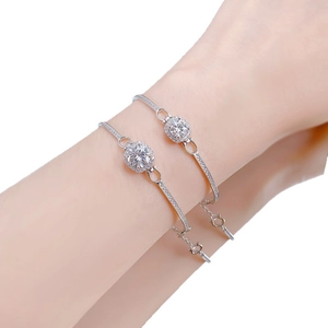 Eleganteres S925 Sterlingsilber Armband mit 1 Karat Moissanit und Halo-Diamantfassung