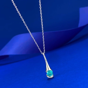 Élégant collier en argent S925 avec pendentif long et pierre précieuse bleu Paraïba