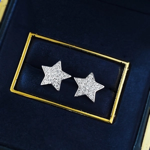 Boucles d'oreilles étoiles en argent S925 avec pavé de zircons étincelants