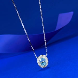 Elegante collana in argento sterling S925 con ciondolo ovale con pietra preziosa blu cielo