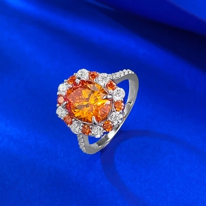 Bague en argent 925 avec pierre orange ovale de 4 carats et halo sur soie bleue