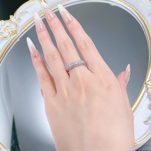 Detailed close-up of S925 sterling silver ring featuring multi-row pave brilliant diamonds
