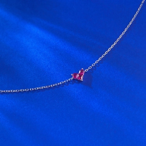 Collier minimaliste en argent S925 avec petit pendentif cœur en pierre rouge