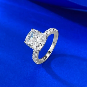 Elegant S925 sterling silver ring with cushion cut carbon diamond and side stone accents