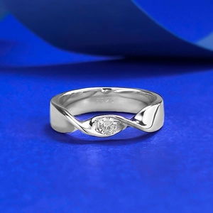 925 Sterling Silver Mobius Twisted Ring Minimalist Geometric Design Round Rhinestone Inlaid Fashion Unisex Finger Ring Jewelry