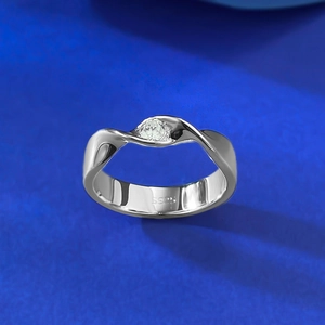Polished S925 sterling silver wavy ring with round white zircon stone centerpiece