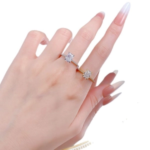 S925 Silberring mit 6x8mm Smaragdschliff Zirkonia in Gold und Silber Ausführung
