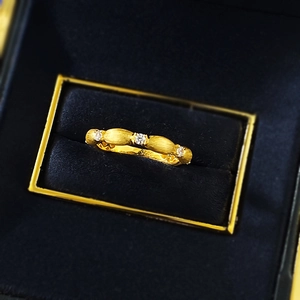 S925 sterling silver gold plated ribbon ring with brushed texture and zircon stones