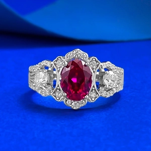 Vintage 925 Sterling Silver Ring For Women Oval Red Rhinestone Elegant Hollow Lace Inlaid Anniversary Party Jewelry Finger Ring
