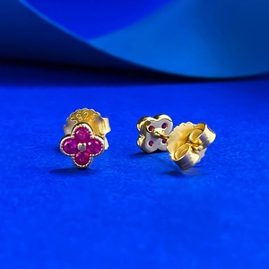 S925 sterling silver four-leaf clover stud earrings with pink gemstone details
