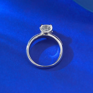 Classic S925 sterling silver solitaire ring with a brilliant round diamond in a 4-claw setting