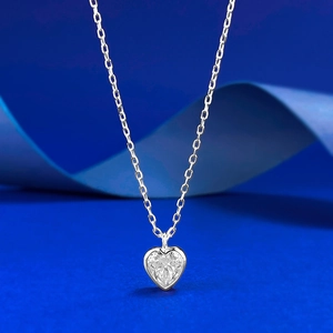 Elegant S925 silver necklace featuring a heart-shaped pendant with a sparkling zircon stone