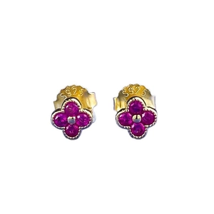 Elegant S925 sterling silver four-leaf clover stud earrings with red gemstones