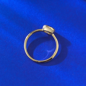 Bague minimaliste en argent S925 doré avec zircon cubique rond de 6mm serti clos brillant