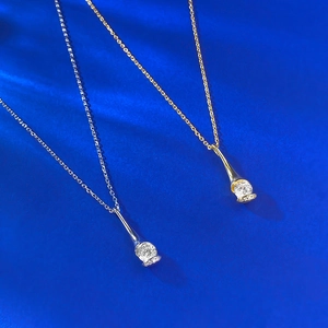 Elegant S925 silver water drop pendant necklace with white zircon in gold and silver finish